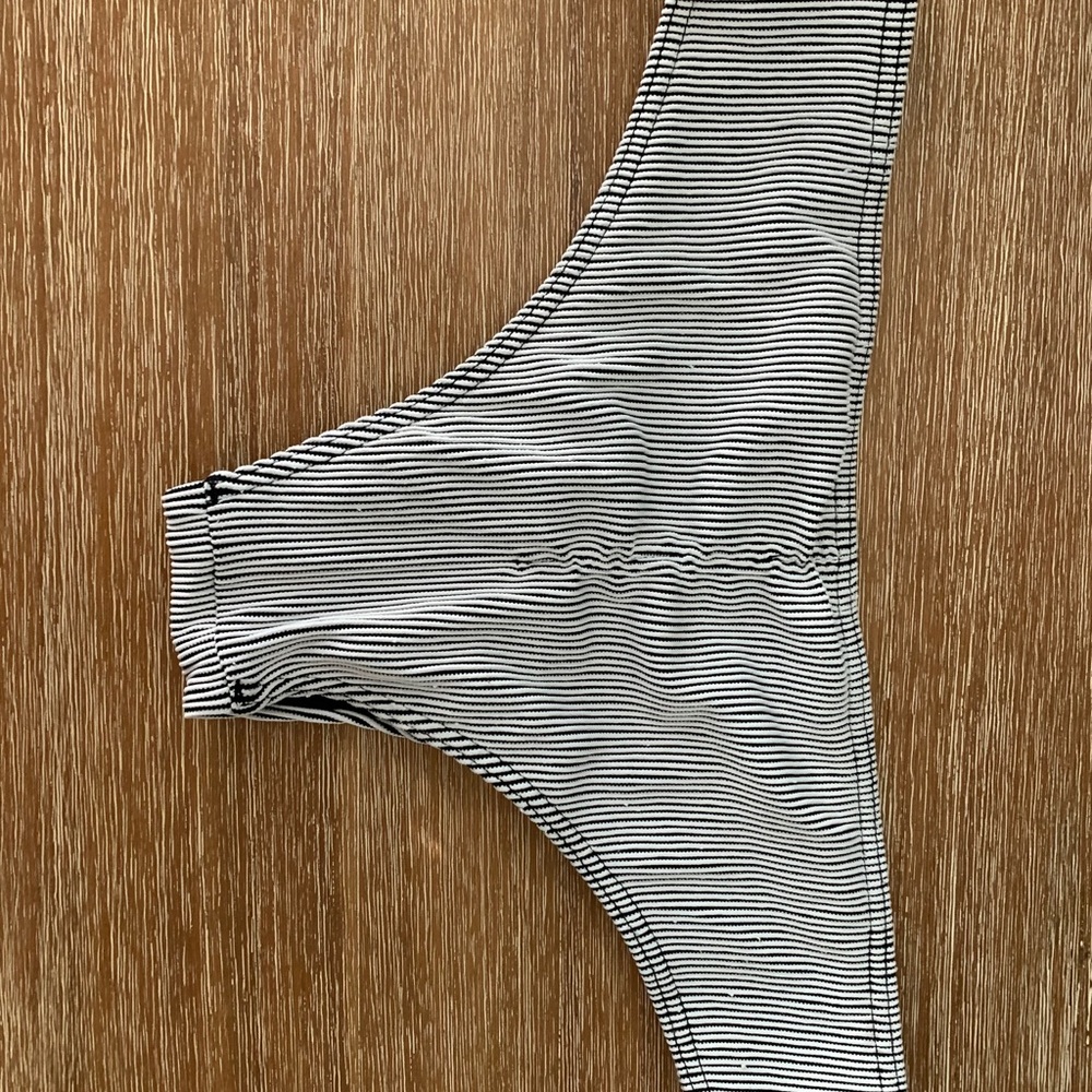 BILLABONG BIKINI BOTTOMS